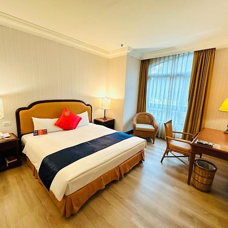 Wei-Yat Grand Hotel Тайнань Экстерьер фото
