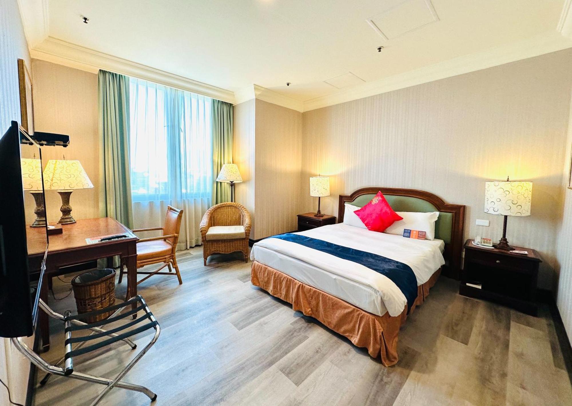 Wei-Yat Grand Hotel Тайнань Экстерьер фото