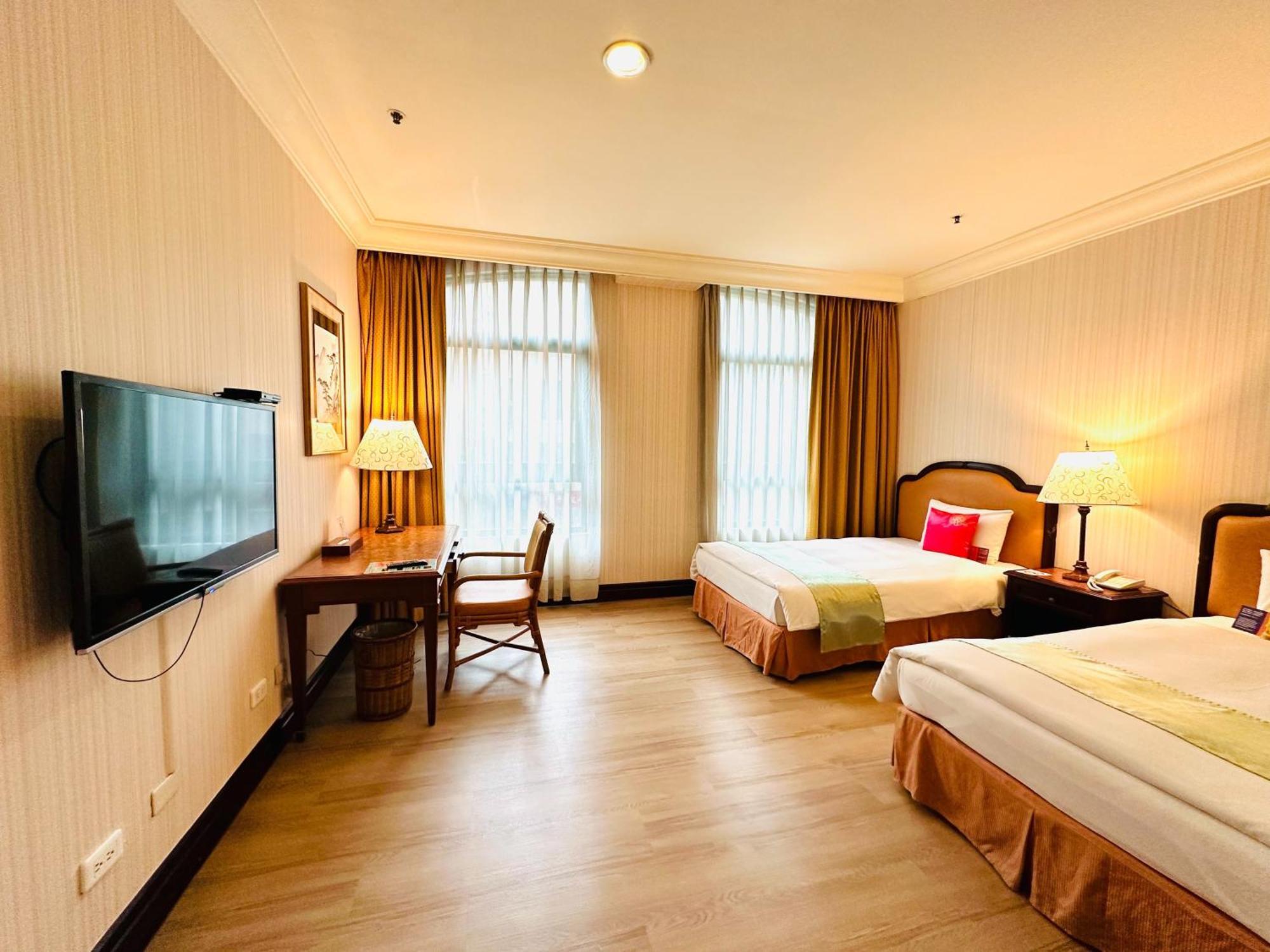 Wei-Yat Grand Hotel Тайнань Экстерьер фото