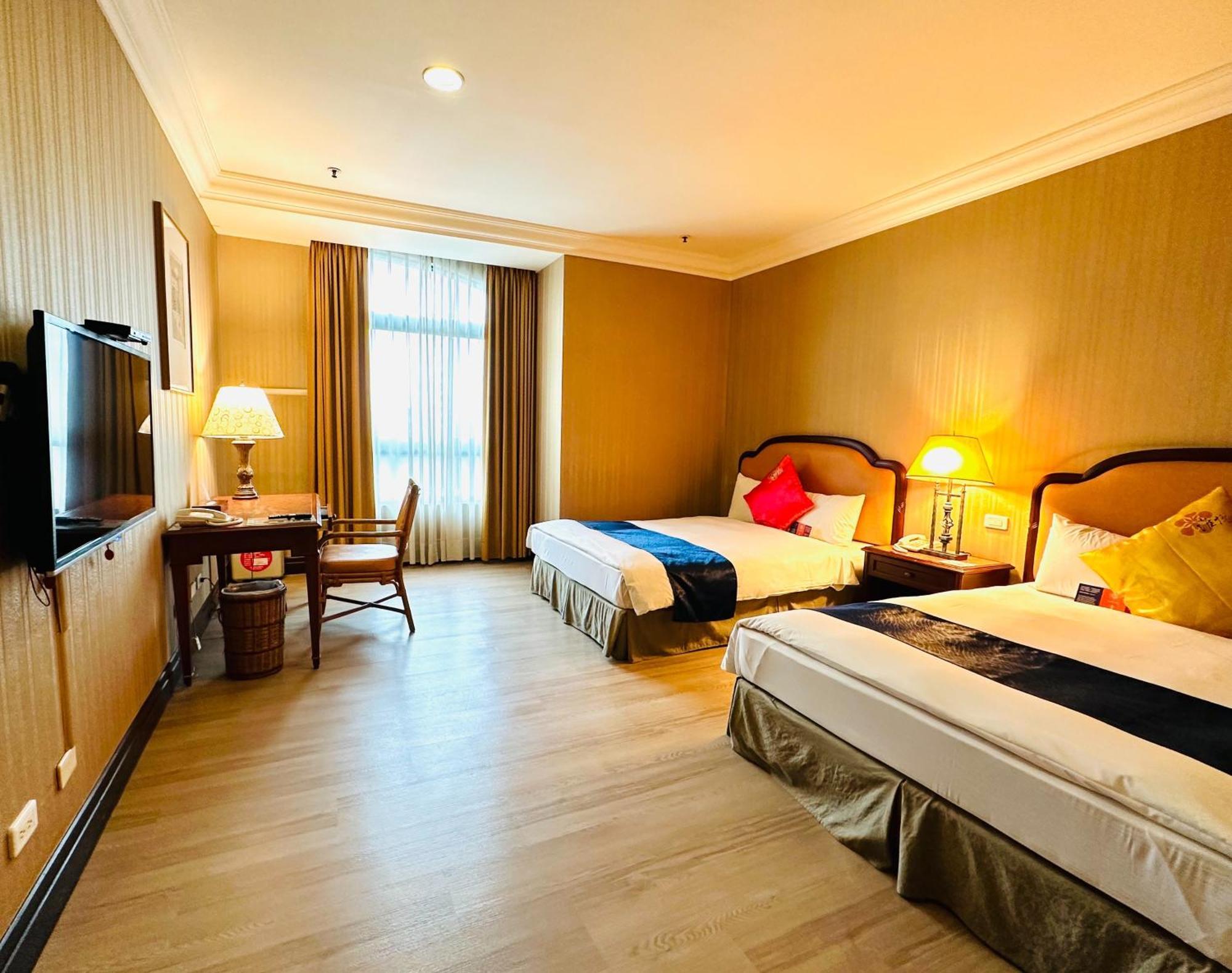Wei-Yat Grand Hotel Тайнань Экстерьер фото