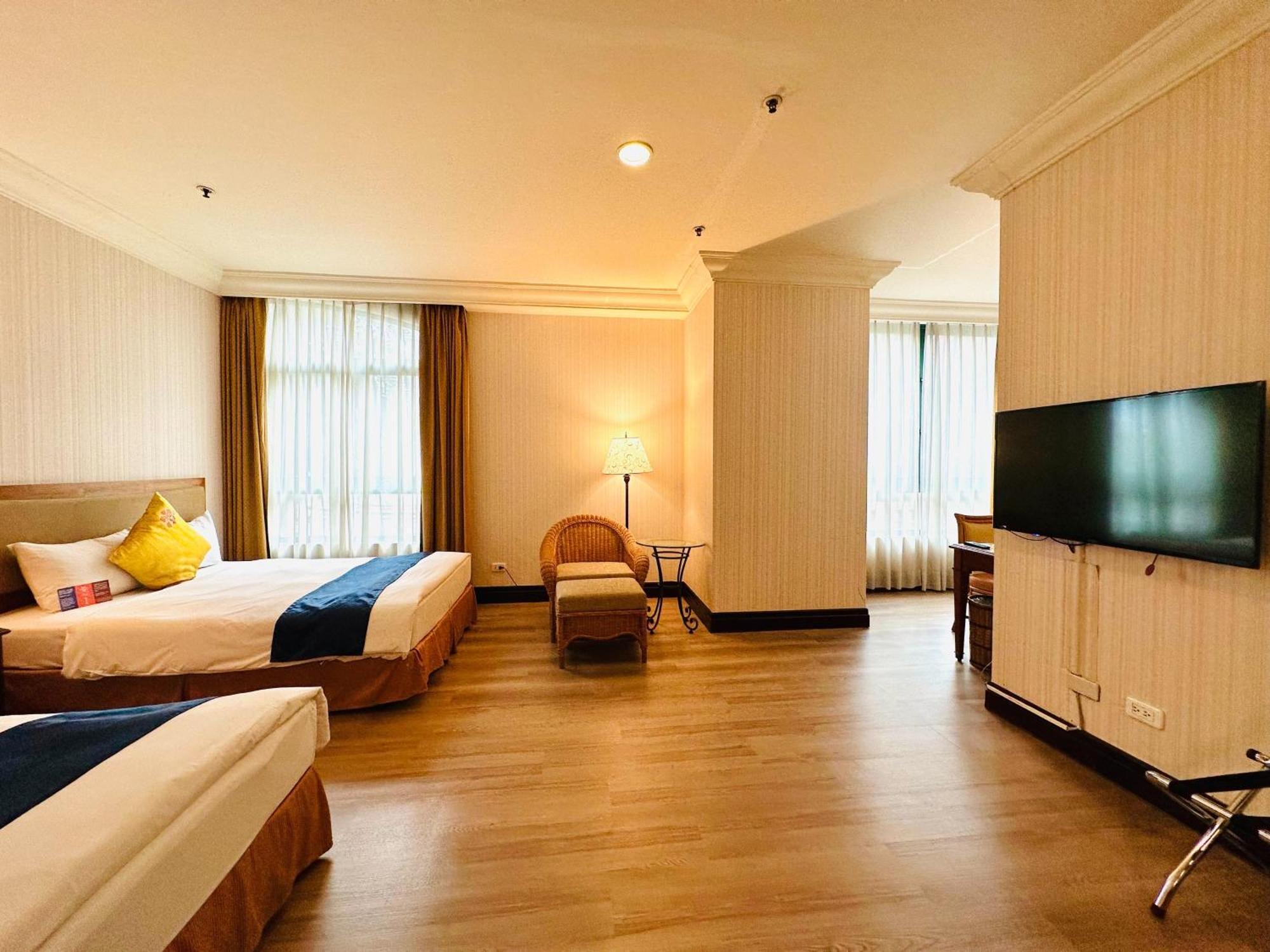 Wei-Yat Grand Hotel Тайнань Экстерьер фото