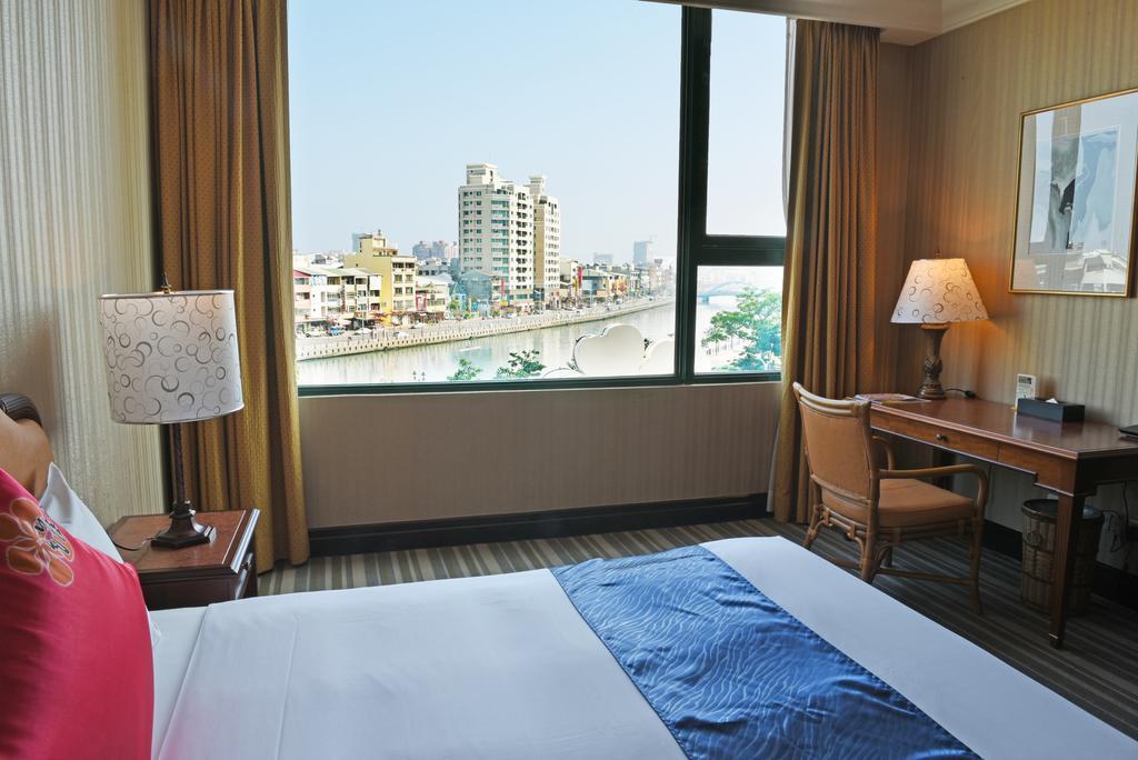 Wei-Yat Grand Hotel Тайнань Экстерьер фото