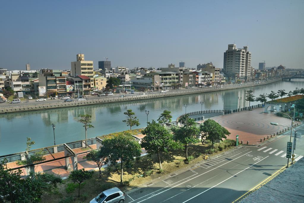 Wei-Yat Grand Hotel Тайнань Экстерьер фото
